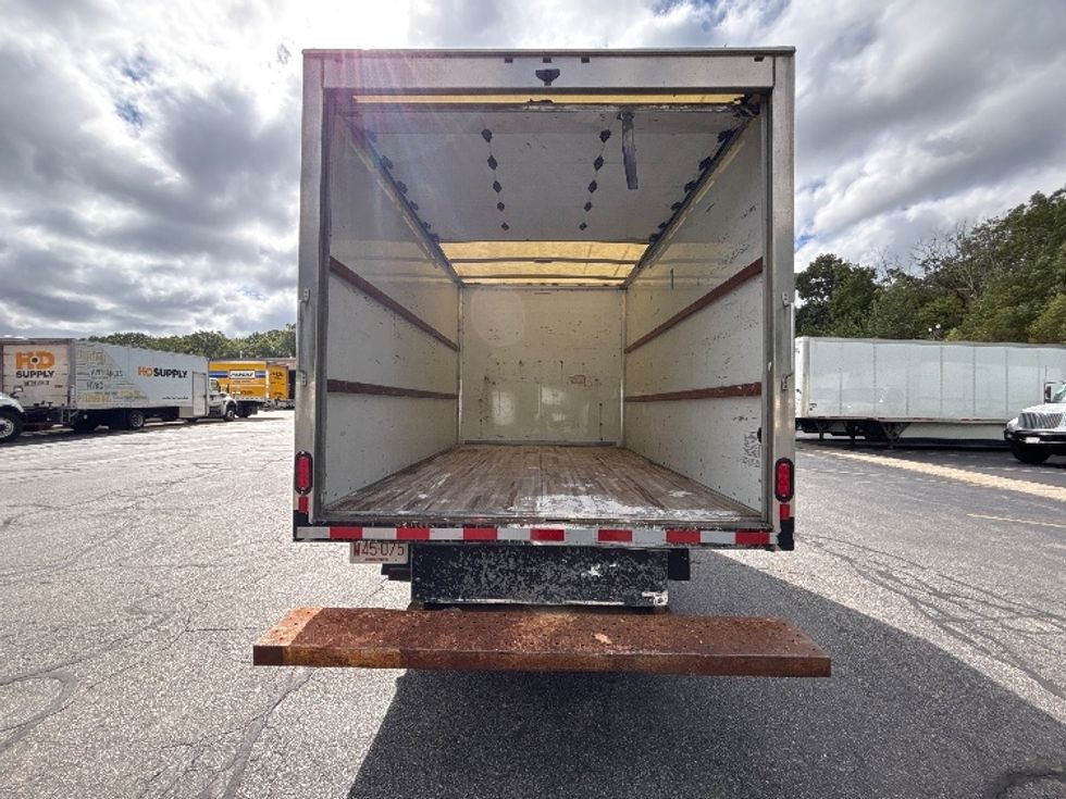 Light Duty Box Truck-Light and Medium Duty Trucks-GMC-2022-Savana G33503-Braintree-MA-116,964\n\t\tmiles-$ 27,000 - Image 8