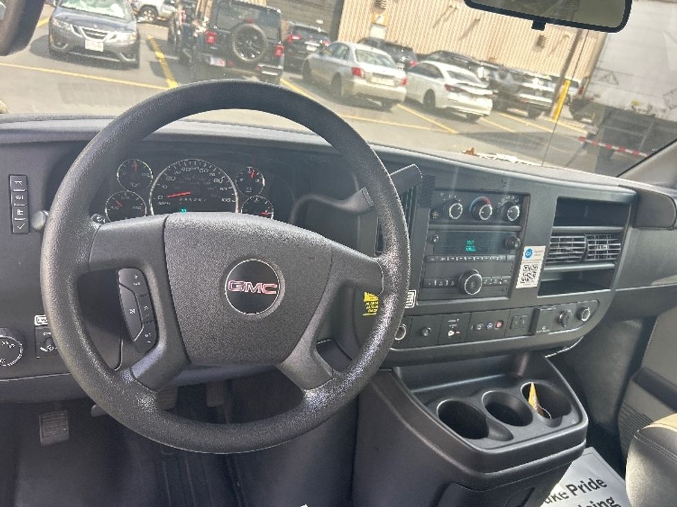 Light Duty Box Truck-Light and Medium Duty Trucks-GMC-2022-Savana G33503-Braintree-MA-131,636\n\t\tmiles-$ 23,750 - Image 18