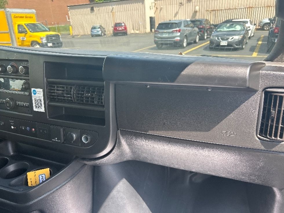 Light Duty Box Truck-Light and Medium Duty Trucks-GMC-2022-Savana G33503-Braintree-MA-131,636\n\t\tmiles-$ 23,750 - Image 21