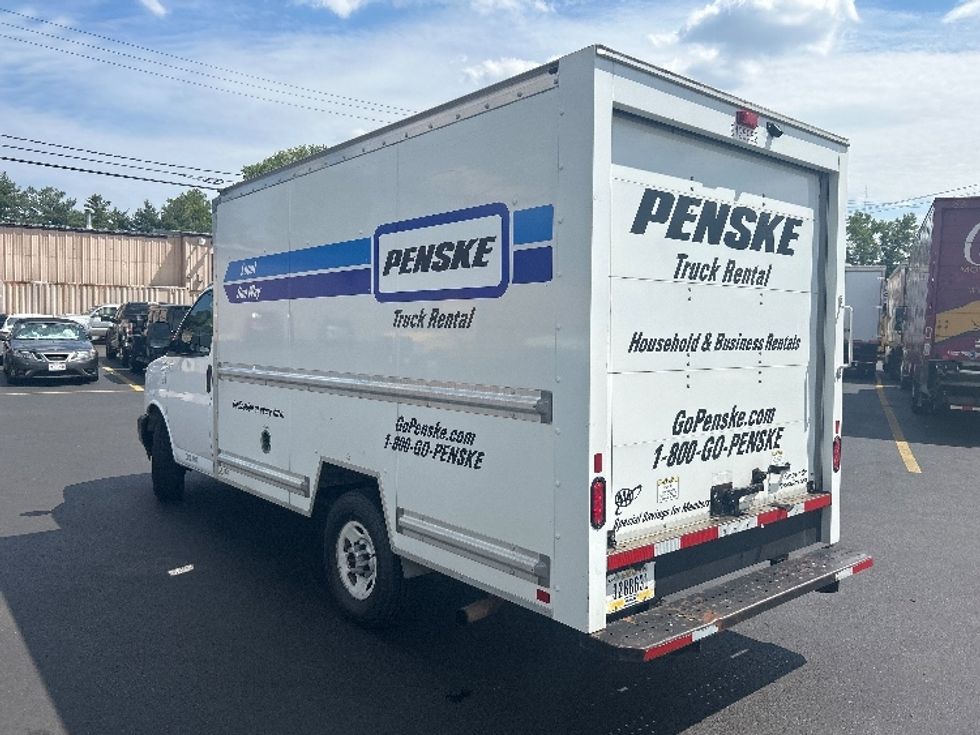 Light Duty Box Truck-Light and Medium Duty Trucks-GMC-2022-Savana G33503-Braintree-MA-131,636\n\t\tmiles-$ 23,750 - Image 26