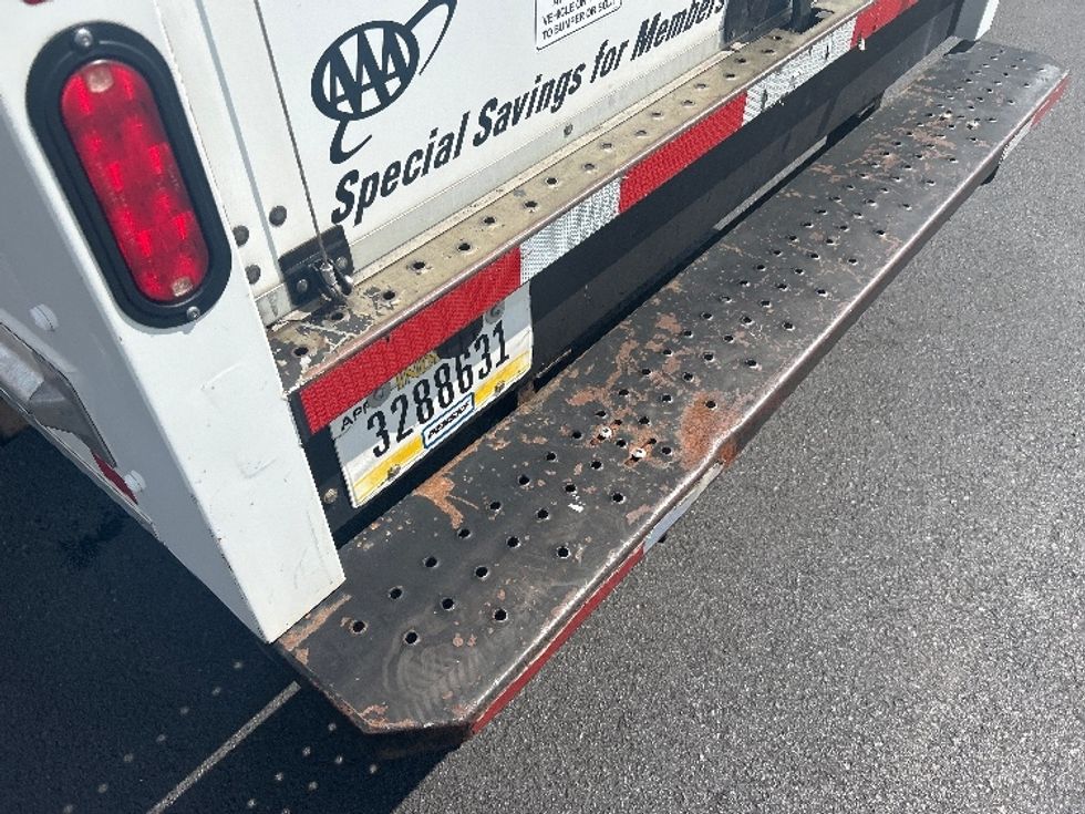 Light Duty Box Truck-Light and Medium Duty Trucks-GMC-2022-Savana G33503-Braintree-MA-131,636\n\t\tmiles-$ 23,750 - Image 27