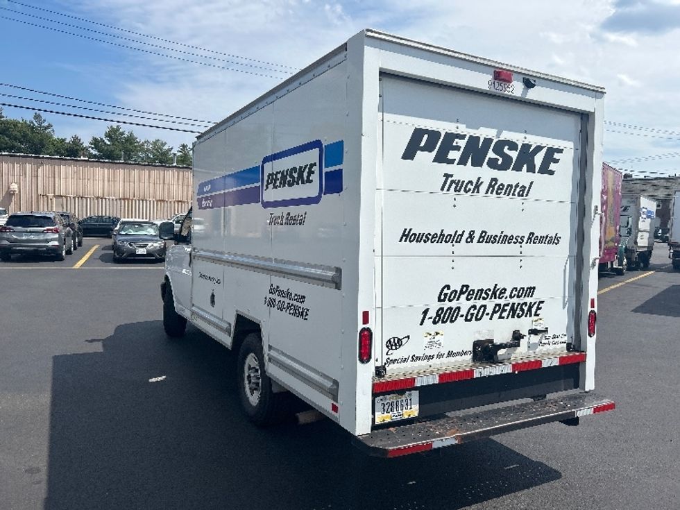 Light Duty Box Truck-Light and Medium Duty Trucks-GMC-2022-Savana G33503-Braintree-MA-131,636\n\t\tmiles-$ 23,750 - Image 6