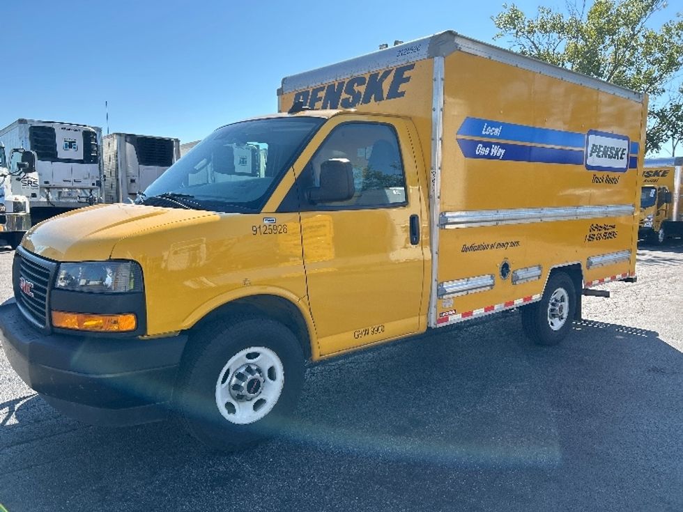 Light Duty Box Truck-Light and Medium Duty Trucks-GMC-2022-Savana G33503-Capitol Heights-MD-101,309\n\t\tmiles-$ 26,500 - Image 3