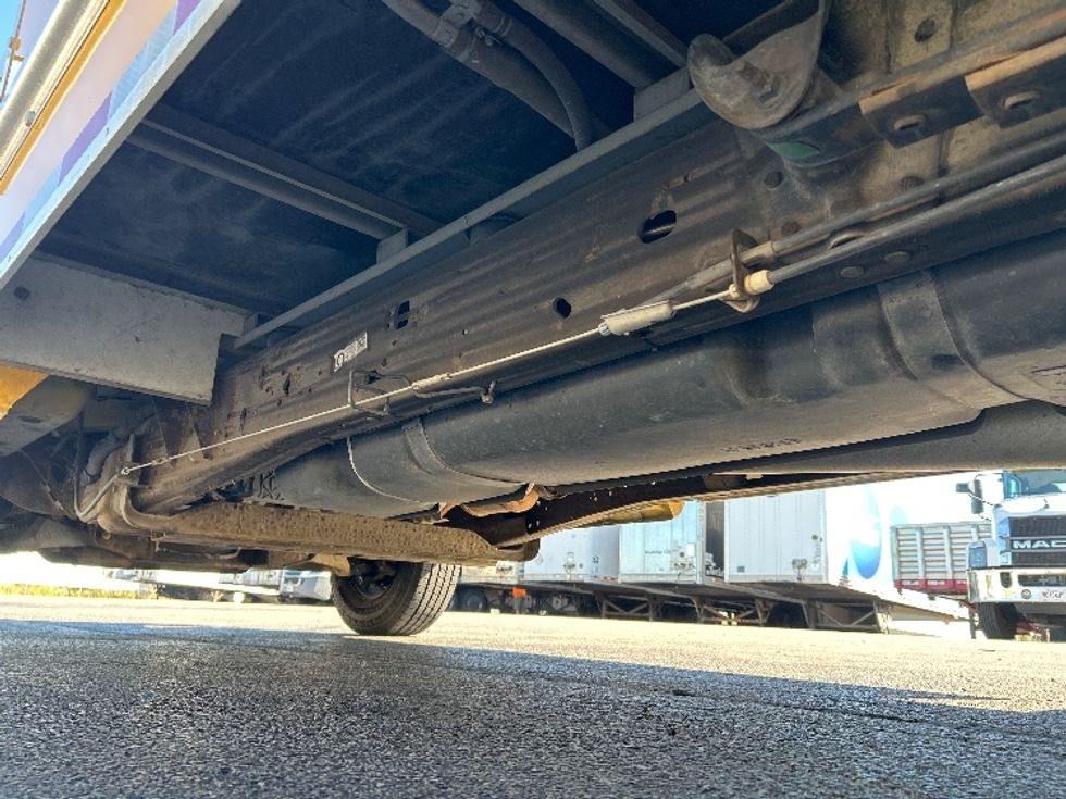 Light Duty Box Truck-Light and Medium Duty Trucks-GMC-2022-Savana G33503-Capitol Heights-MD-101,309\n\t\tmiles-$ 26,500 - Image 5