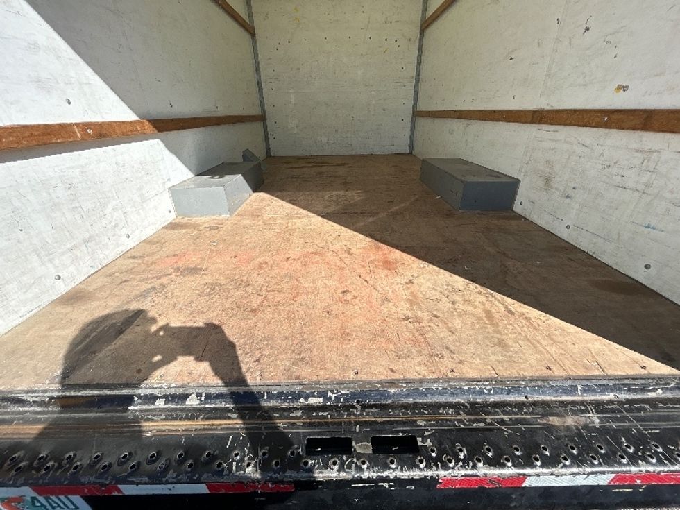 Light Duty Box Truck-Light and Medium Duty Trucks-GMC-2022-Savana G33503-Capitol Heights-MD-101,309\n\t\tmiles-$ 26,500 - Image 9