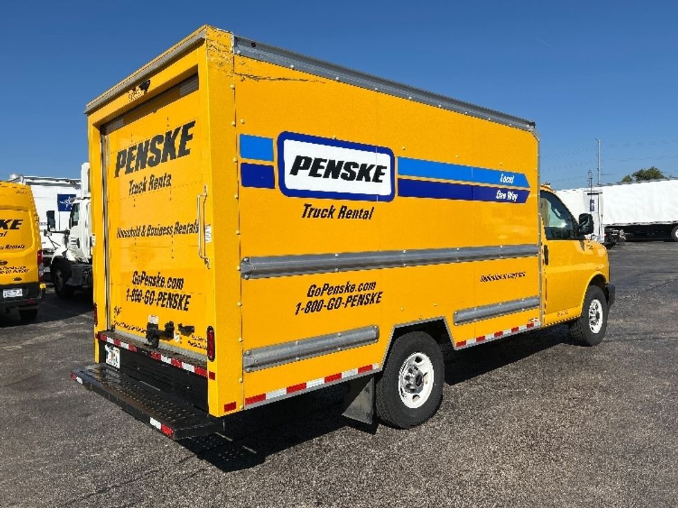 Light Duty Box Truck-Light and Medium Duty Trucks-GMC-2022-Savana G33503-Capitol Heights-MD-101,309\n\t\tmiles-$ 26,500 - Image 12