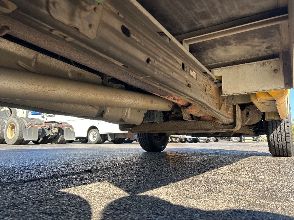 Light Duty Box Truck-Light and Medium Duty Trucks-GMC-2022-Savana G33503-Capitol Heights-MD-101,309\n\t\tmiles-$ 26,500 - Image 13