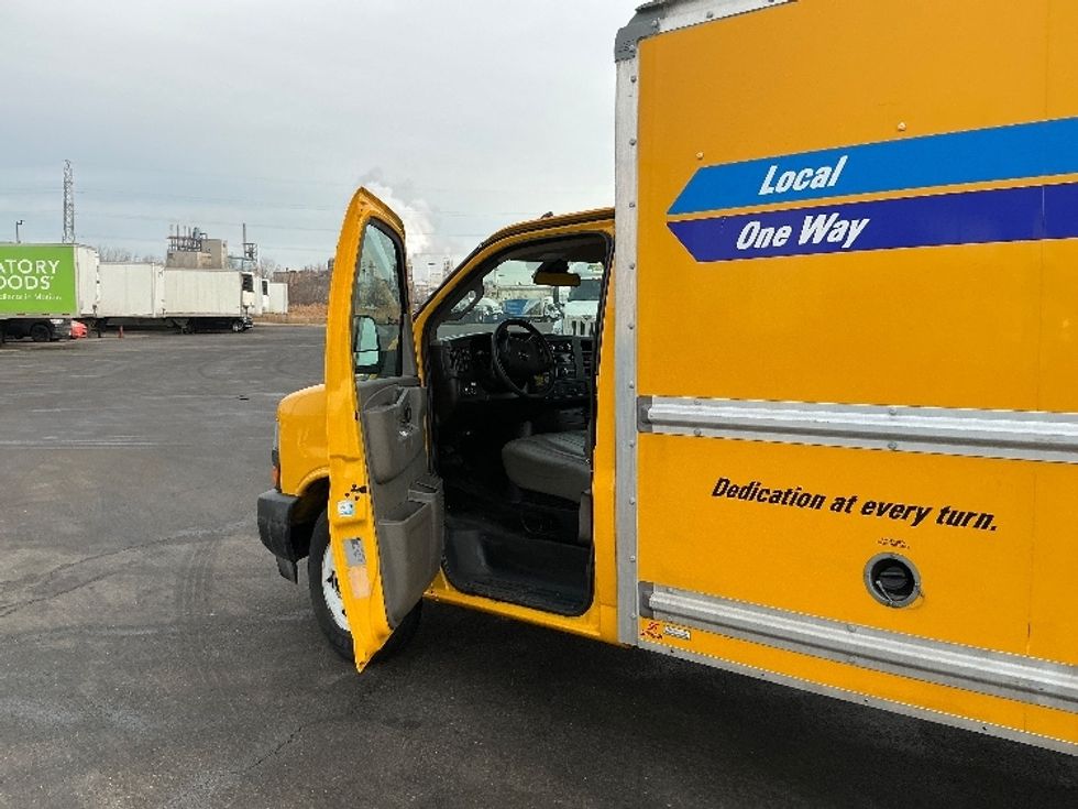 Light Duty Box Truck-Light and Medium Duty Trucks-GMC-2022-Savana G33503-East Chicago-IN-83,432\n\t\tmiles-$ 30,750 - Image 15