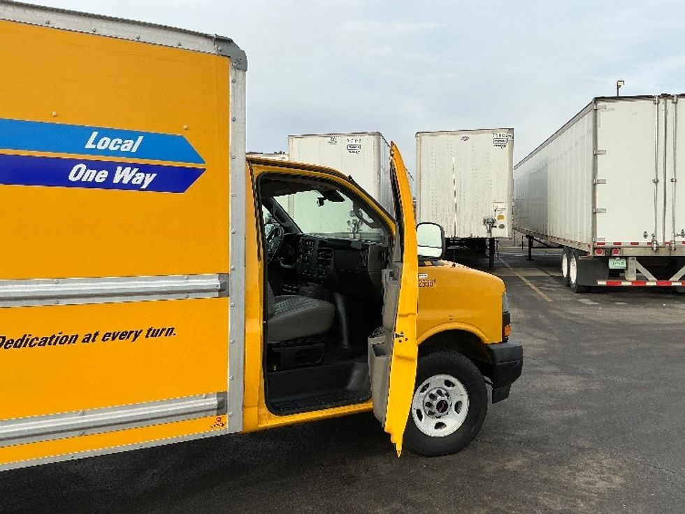 Light Duty Box Truck-Light and Medium Duty Trucks-GMC-2022-Savana G33503-East Chicago-IN-83,432\n\t\tmiles-$ 30,750 - Image 19