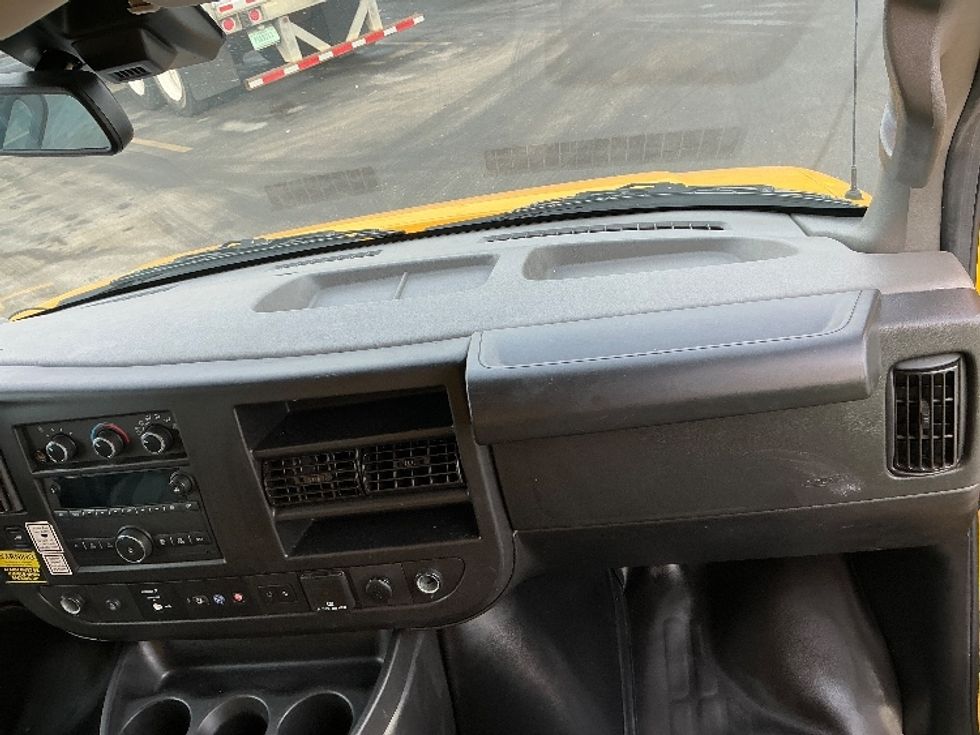 Light Duty Box Truck-Light and Medium Duty Trucks-GMC-2022-Savana G33503-East Chicago-IN-83,432\n\t\tmiles-$ 30,750 - Image 20