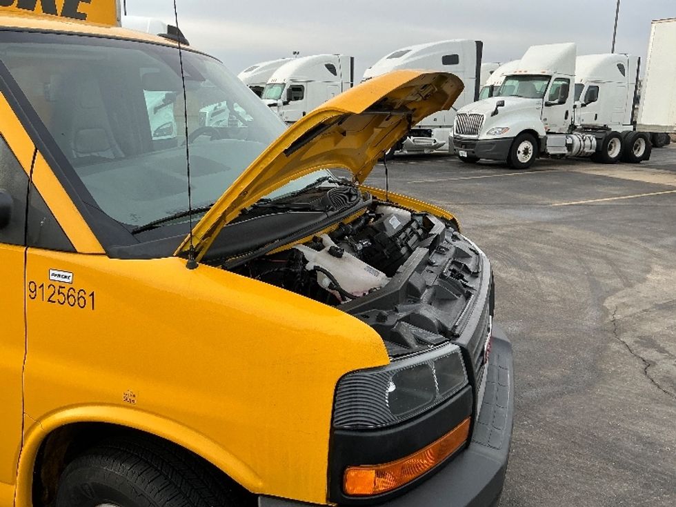 Light Duty Box Truck-Light and Medium Duty Trucks-GMC-2022-Savana G33503-East Chicago-IN-83,432\n\t\tmiles-$ 30,750 - Image 22