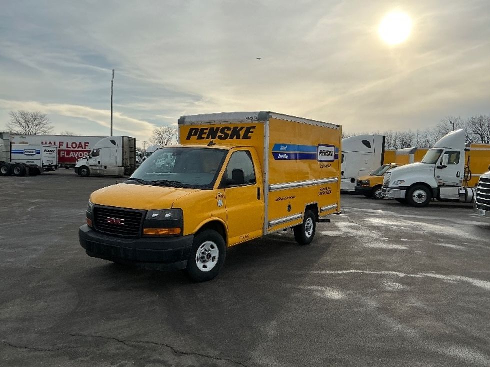 Light Duty Box Truck-Light and Medium Duty Trucks-GMC-2022-Savana G33503-East Chicago-IN-83,432\n\t\tmiles-$ 30,750 - Image 3