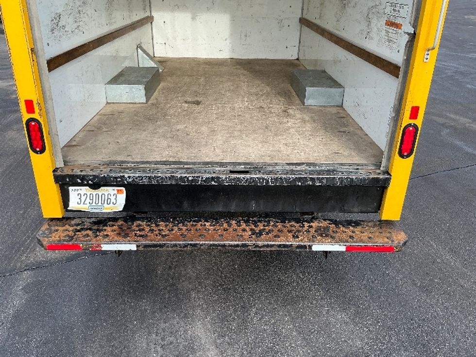 Light Duty Box Truck-Light and Medium Duty Trucks-GMC-2022-Savana G33503-East Chicago-IN-83,432\n\t\tmiles-$ 30,750 - Image 9