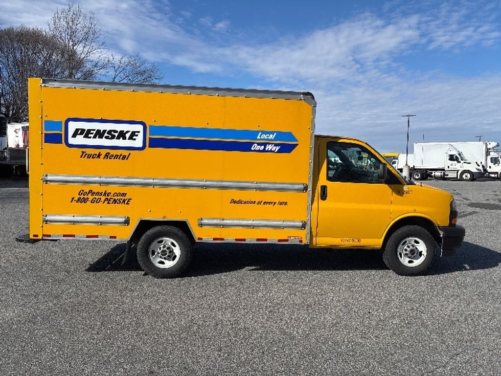 Light Duty Box Truck-Light and Medium Duty Trucks-GMC-2022-Savana G33503-Fort Myers-FL-126,655\n\t\tmiles-$ 25,000 - Image 14