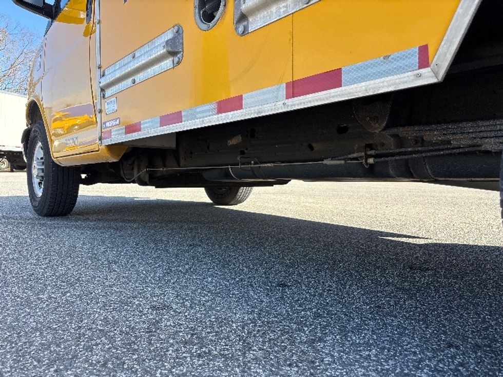 Light Duty Box Truck-Light and Medium Duty Trucks-GMC-2022-Savana G33503-Fort Myers-FL-126,655\n\t\tmiles-$ 25,000 - Image 5