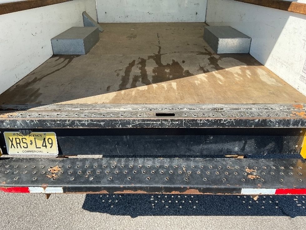 Light Duty Box Truck-Light and Medium Duty Trucks-GMC-2022-Savana G33503-Fort Wayne-IN-76,387\n\t\tmiles-$ 31,750 - Image 10