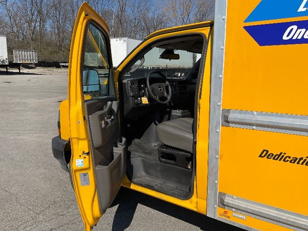 Light Duty Box Truck-Light and Medium Duty Trucks-GMC-2022-Savana G33503-Fort Wayne-IN-76,387\n\t\tmiles-$ 31,750 - Image 16