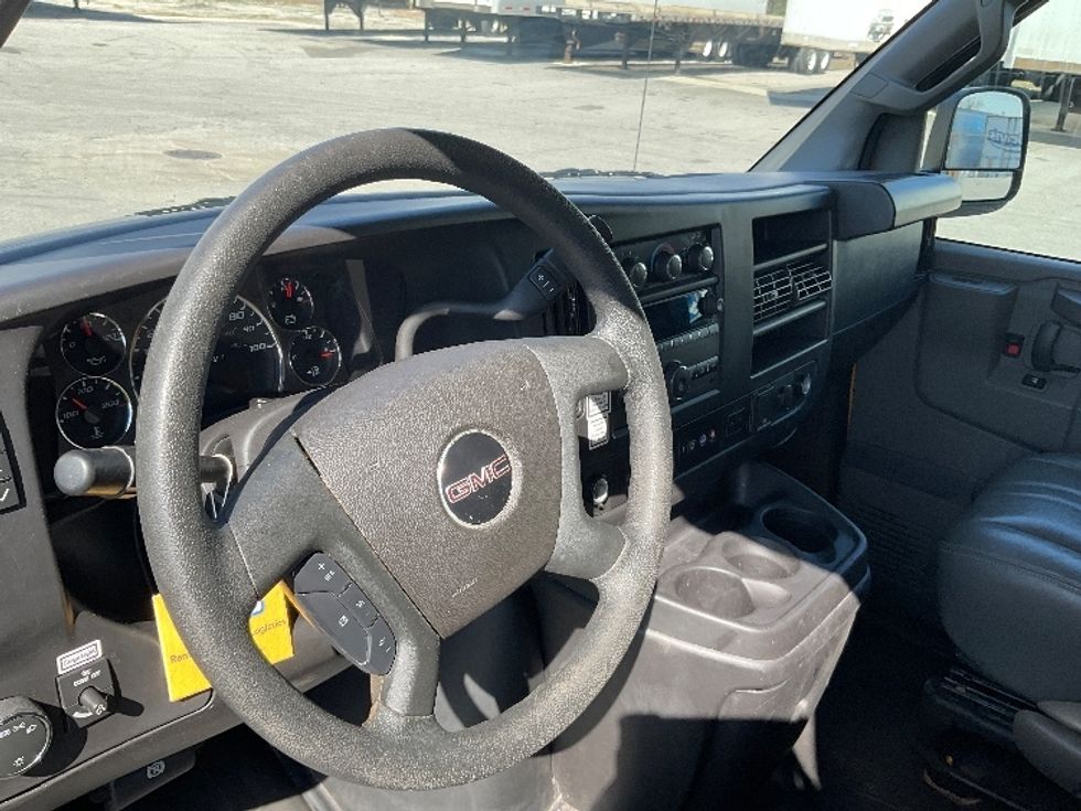 Light Duty Box Truck-Light and Medium Duty Trucks-GMC-2022-Savana G33503-Fort Wayne-IN-76,387\n\t\tmiles-$ 31,750 - Image 17