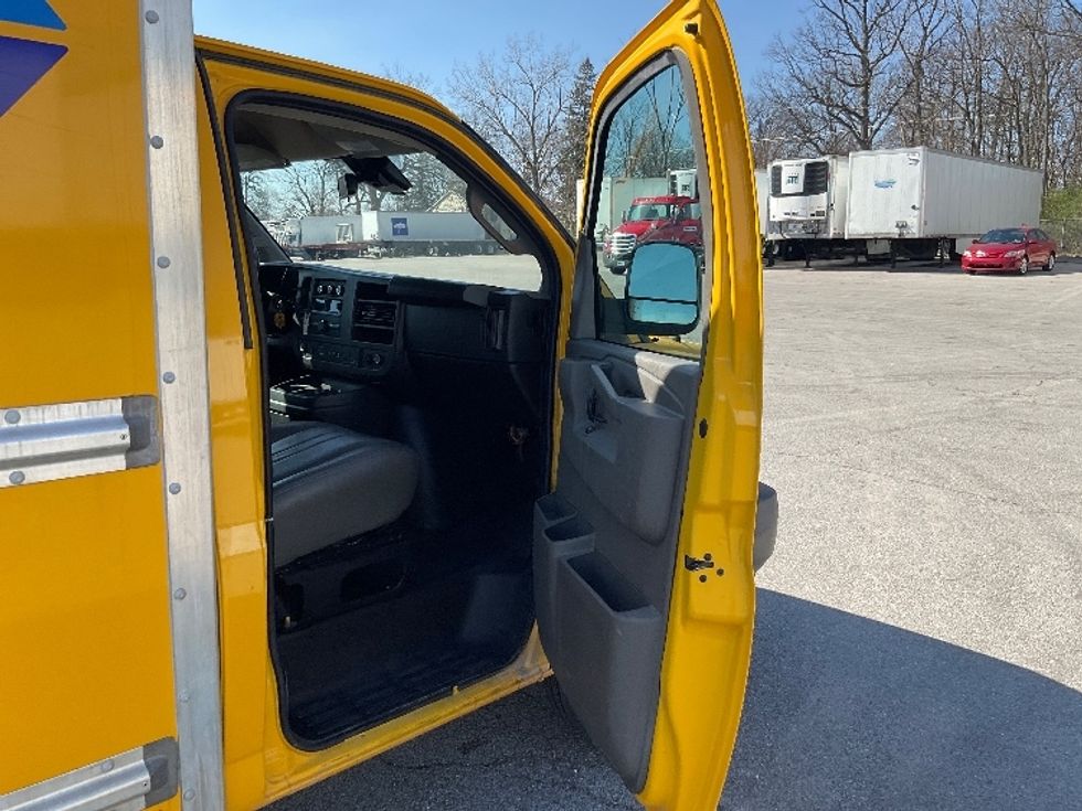 Light Duty Box Truck-Light and Medium Duty Trucks-GMC-2022-Savana G33503-Fort Wayne-IN-76,387\n\t\tmiles-$ 31,750 - Image 20