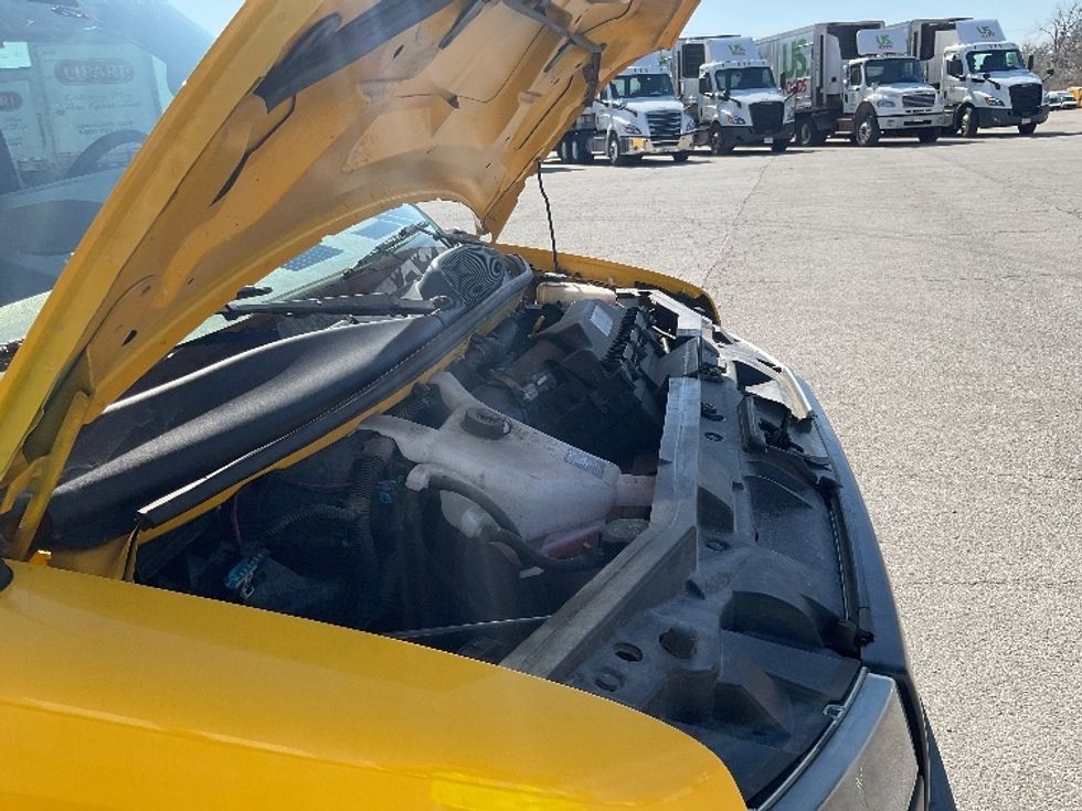 Light Duty Box Truck-Light and Medium Duty Trucks-GMC-2022-Savana G33503-Fort Wayne-IN-76,387\n\t\tmiles-$ 31,750 - Image 23