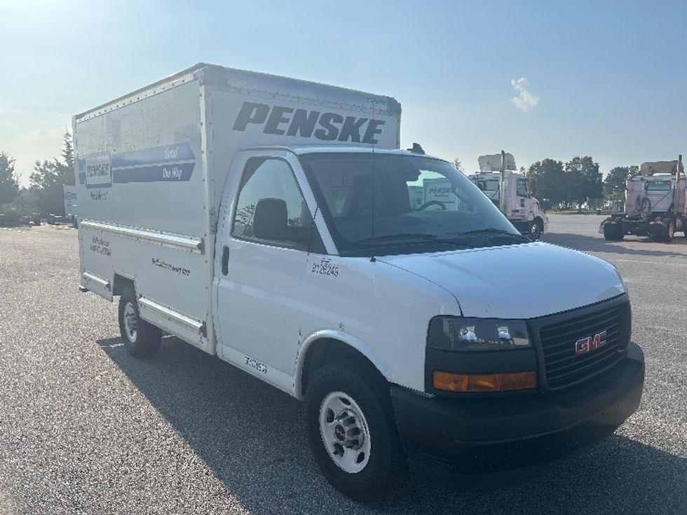 Light Duty Box Truck-Light and Medium Duty Trucks-GMC-2022-Savana G33503-Lagrange-GA-166,055\n\t\tmiles-$ 18,000 - Image 1