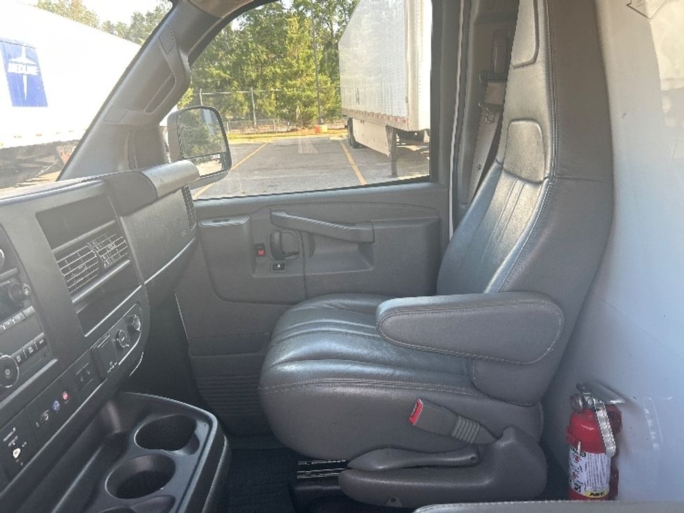 Light Duty Box Truck-Light and Medium Duty Trucks-GMC-2022-Savana G33503-Lagrange-GA-166,055\n\t\tmiles-$ 18,000 - Image 19