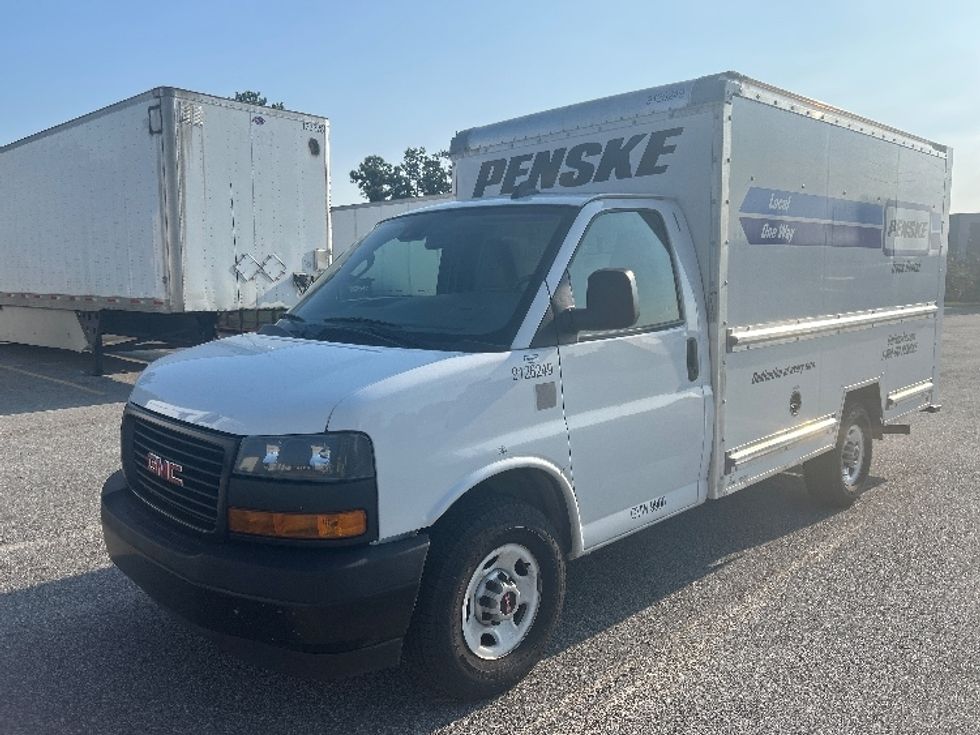 Light Duty Box Truck-Light and Medium Duty Trucks-GMC-2022-Savana G33503-Lagrange-GA-166,055\n\t\tmiles-$ 18,000 - Image 3