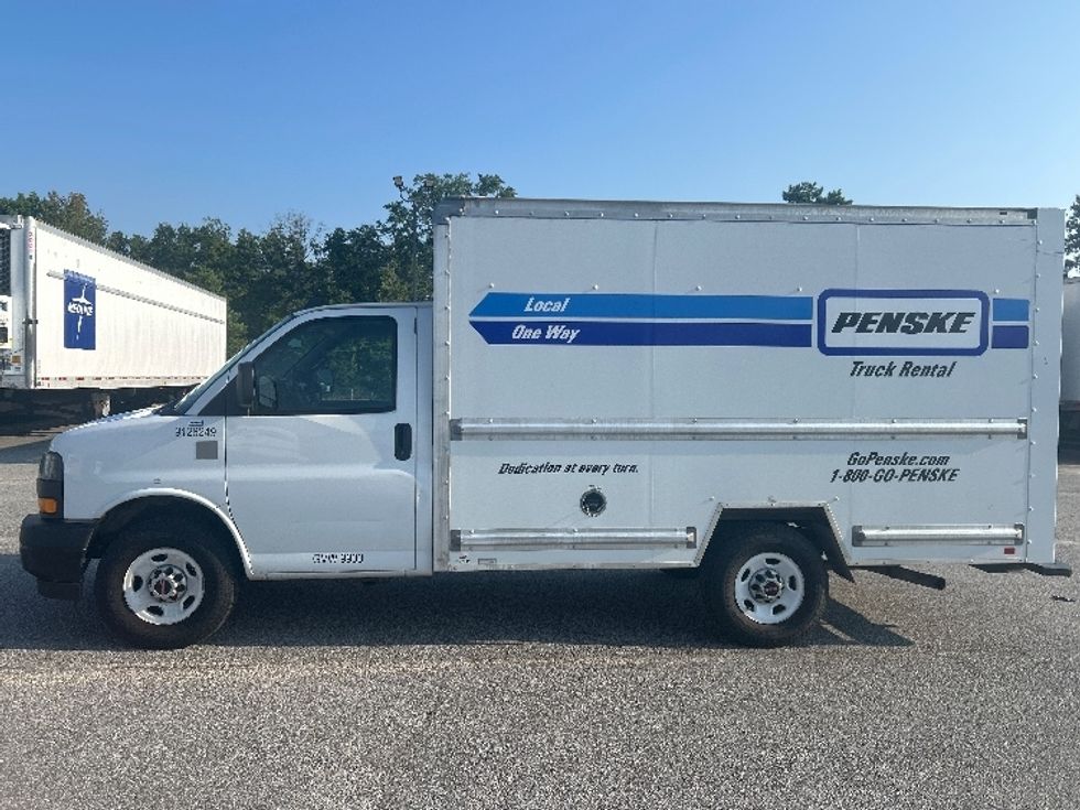 Light Duty Box Truck-Light and Medium Duty Trucks-GMC-2022-Savana G33503-Lagrange-GA-166,055\n\t\tmiles-$ 18,000 - Image 4
