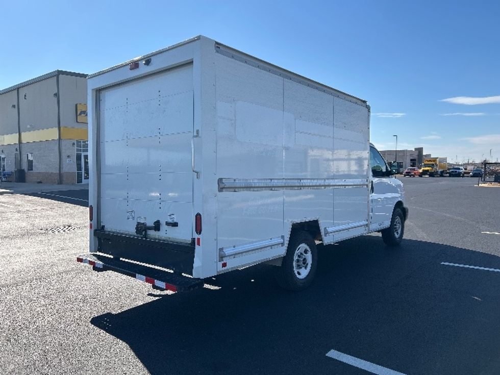 Light Duty Box Truck-Light and Medium Duty Trucks-GMC-2022-Savana G33503-Madison-AL-118,416\n\t\tmiles-$ 29,500 - Image 12