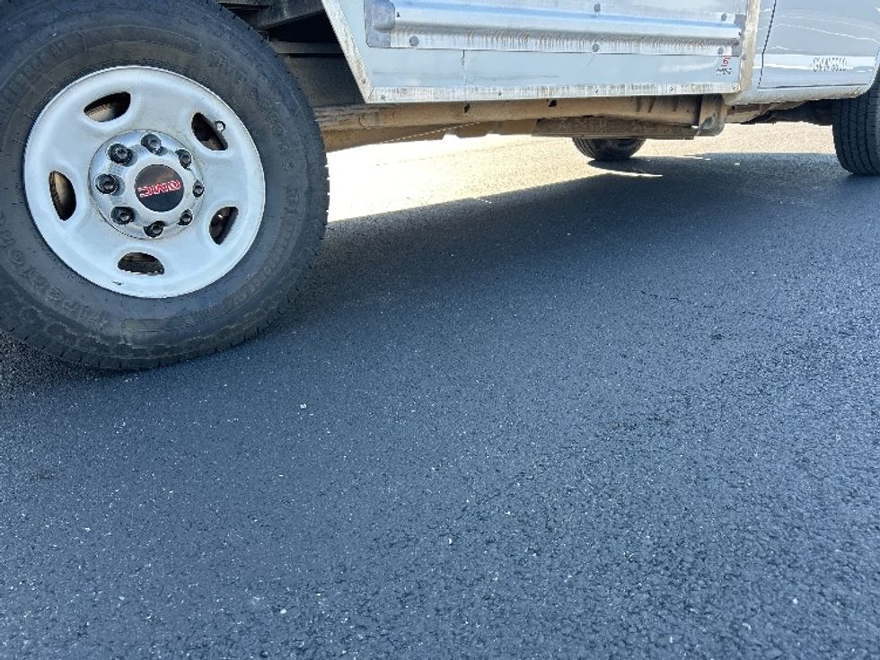 Light Duty Box Truck-Light and Medium Duty Trucks-GMC-2022-Savana G33503-Madison-AL-118,416\n\t\tmiles-$ 29,500 - Image 13