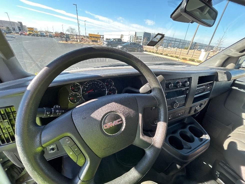 Light Duty Box Truck-Light and Medium Duty Trucks-GMC-2022-Savana G33503-Madison-AL-118,416\n\t\tmiles-$ 29,500 - Image 16