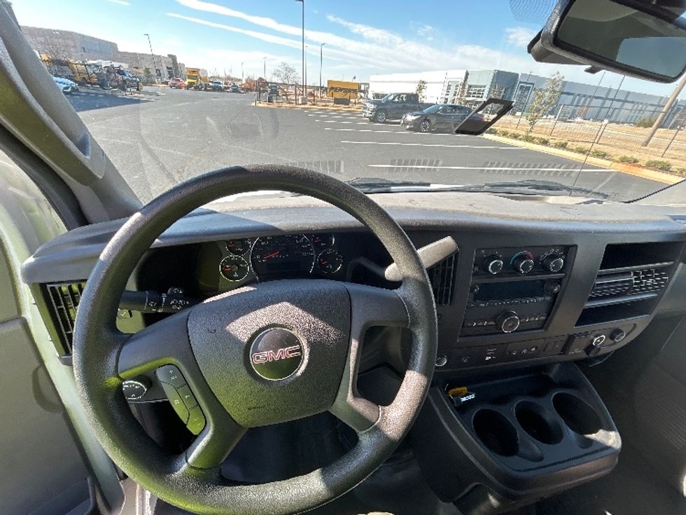 Light Duty Box Truck-Light and Medium Duty Trucks-GMC-2022-Savana G33503-Madison-AL-118,416\n\t\tmiles-$ 29,500 - Image 17