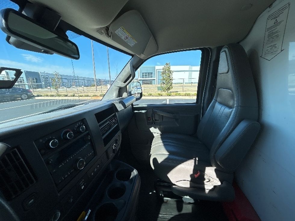 Light Duty Box Truck-Light and Medium Duty Trucks-GMC-2022-Savana G33503-Madison-AL-118,416\n\t\tmiles-$ 29,500 - Image 18