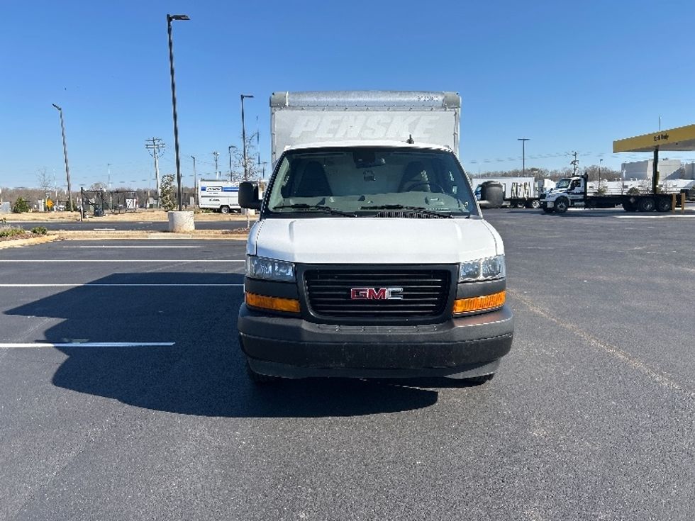 Light Duty Box Truck-Light and Medium Duty Trucks-GMC-2022-Savana G33503-Madison-AL-118,416\n\t\tmiles-$ 29,500 - Image 2
