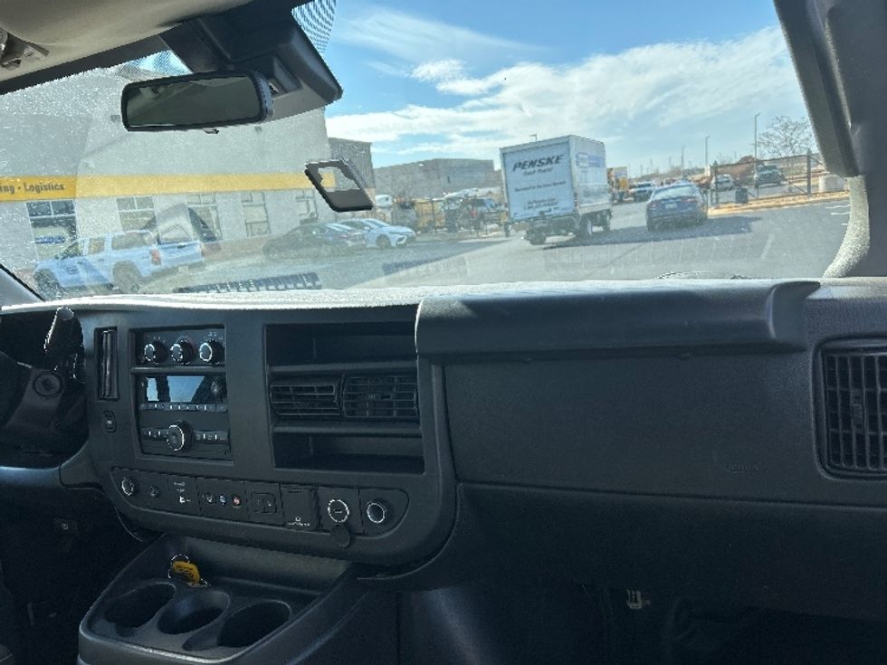 Light Duty Box Truck-Light and Medium Duty Trucks-GMC-2022-Savana G33503-Madison-AL-118,416\n\t\tmiles-$ 29,500 - Image 20