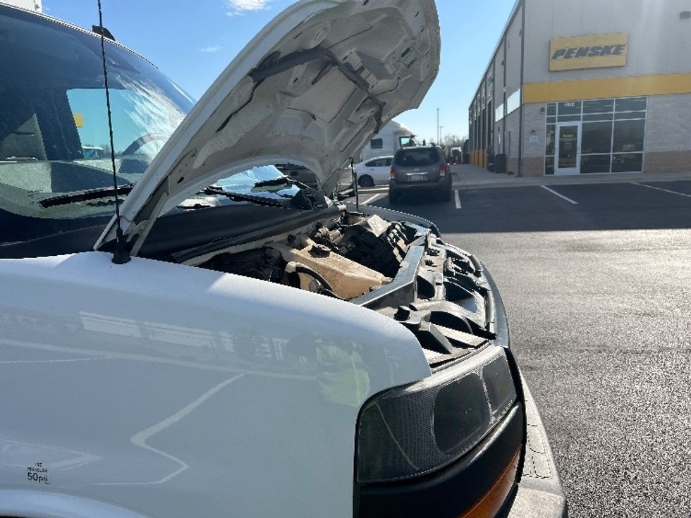 Light Duty Box Truck-Light and Medium Duty Trucks-GMC-2022-Savana G33503-Madison-AL-118,416\n\t\tmiles-$ 29,500 - Image 22