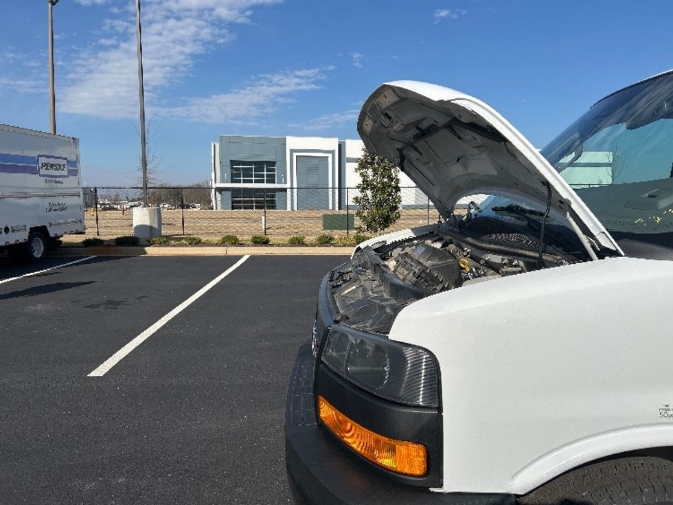 Light Duty Box Truck-Light and Medium Duty Trucks-GMC-2022-Savana G33503-Madison-AL-118,416\n\t\tmiles-$ 29,500 - Image 23