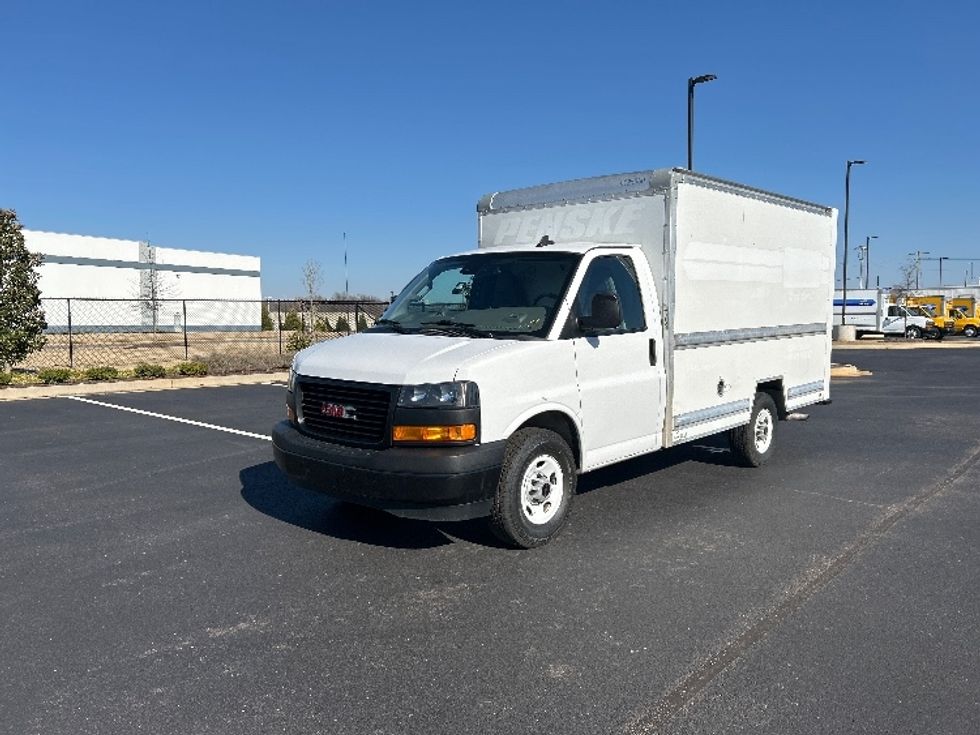 Light Duty Box Truck-Light and Medium Duty Trucks-GMC-2022-Savana G33503-Madison-AL-118,416\n\t\tmiles-$ 29,500 - Image 3