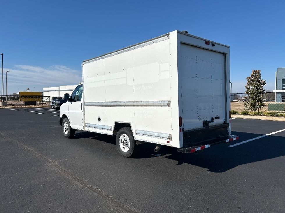 Light Duty Box Truck-Light and Medium Duty Trucks-GMC-2022-Savana G33503-Madison-AL-118,416\n\t\tmiles-$ 29,500 - Image 6