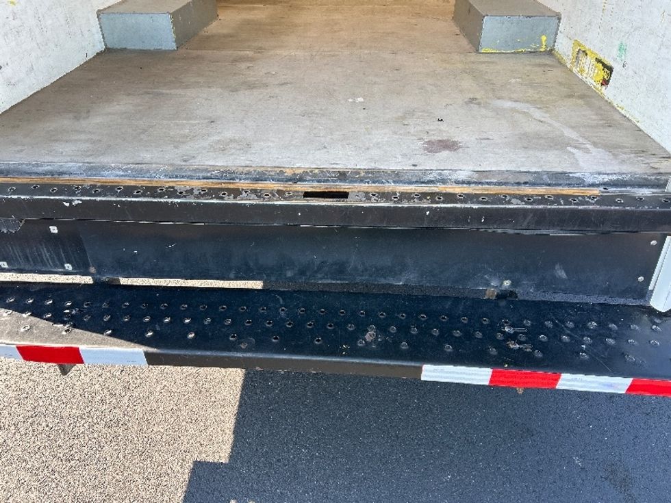 Light Duty Box Truck-Light and Medium Duty Trucks-GMC-2022-Savana G33503-Madison-AL-118,416\n\t\tmiles-$ 29,500 - Image 9