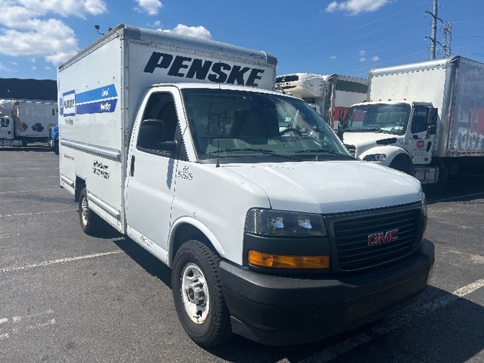 Light Duty Box Truck-Light and Medium Duty Trucks-GMC-2022-Savana G33503-Millville-NJ-138,056\n\t\tmiles-$ 23,250 - Image 1