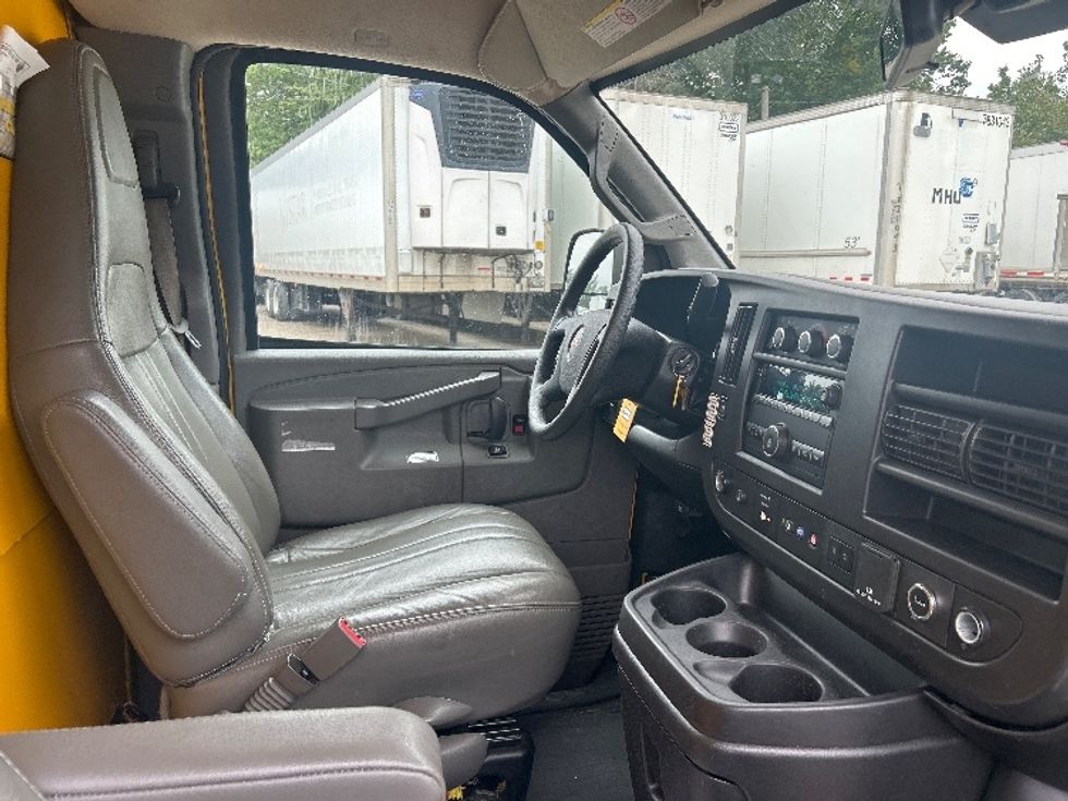 Light Duty Box Truck-Light and Medium Duty Trucks-GMC-2022-Savana G33503-Moberly-MO-143,331\n\t\tmiles-$ 19,000 - Image 22