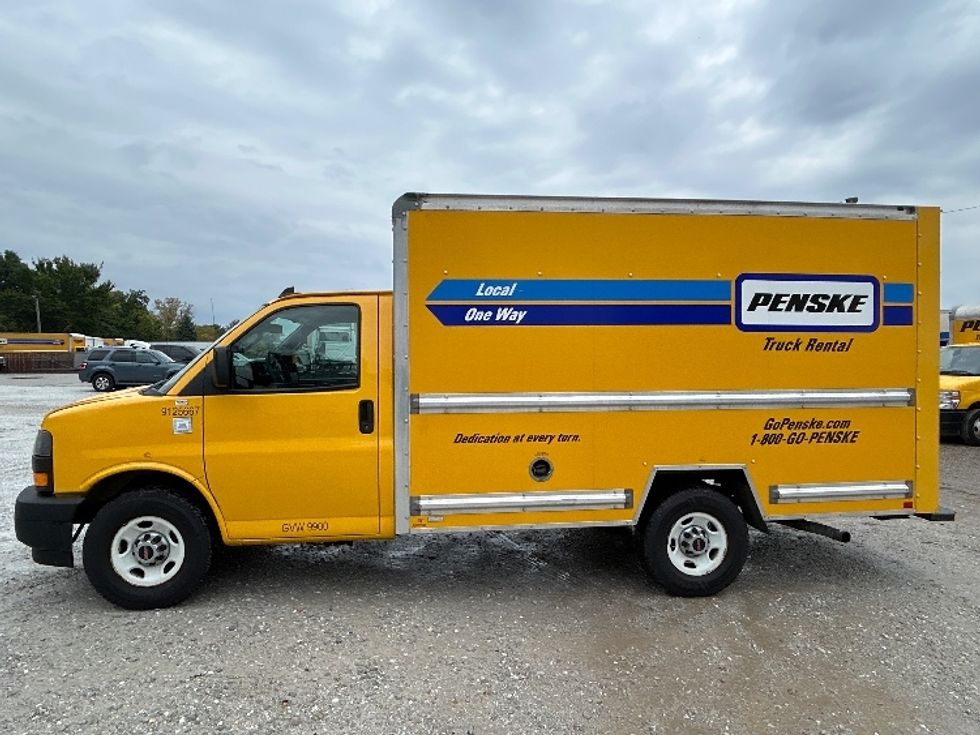 Light Duty Box Truck-Light and Medium Duty Trucks-GMC-2022-Savana G33503-Moberly-MO-143,331\n\t\tmiles-$ 19,000 - Image 4