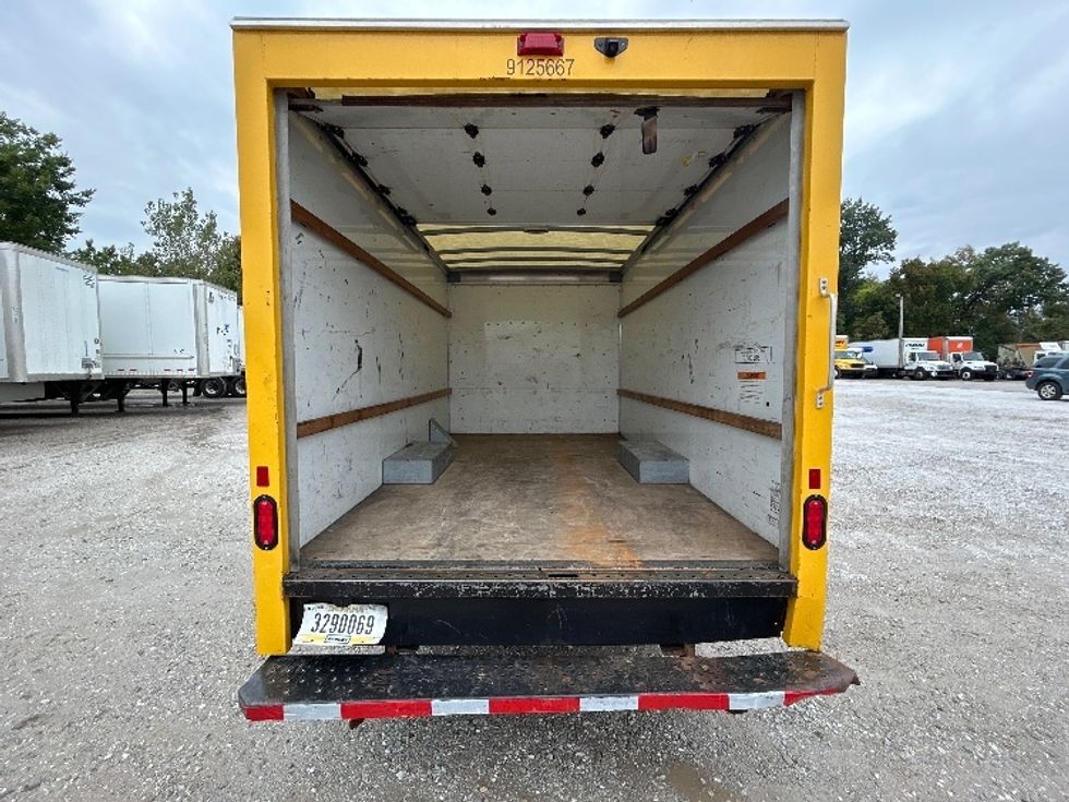 Light Duty Box Truck-Light and Medium Duty Trucks-GMC-2022-Savana G33503-Moberly-MO-143,331\n\t\tmiles-$ 19,000 - Image 8