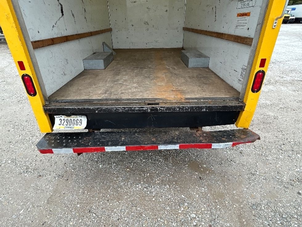 Light Duty Box Truck-Light and Medium Duty Trucks-GMC-2022-Savana G33503-Moberly-MO-143,331\n\t\tmiles-$ 19,000 - Image 9