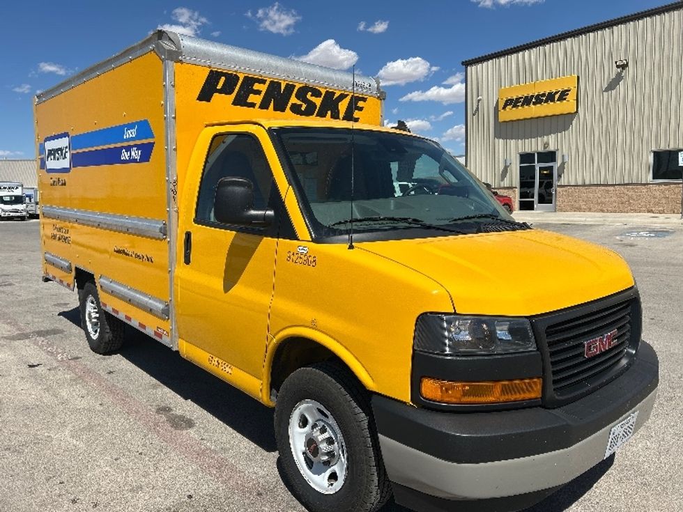 Light Duty Box Truck-Light and Medium Duty Trucks-GMC-2022-Savana G33503-Odessa-TX-112,442\n\t\tmiles-$ 25,250 - Image 1