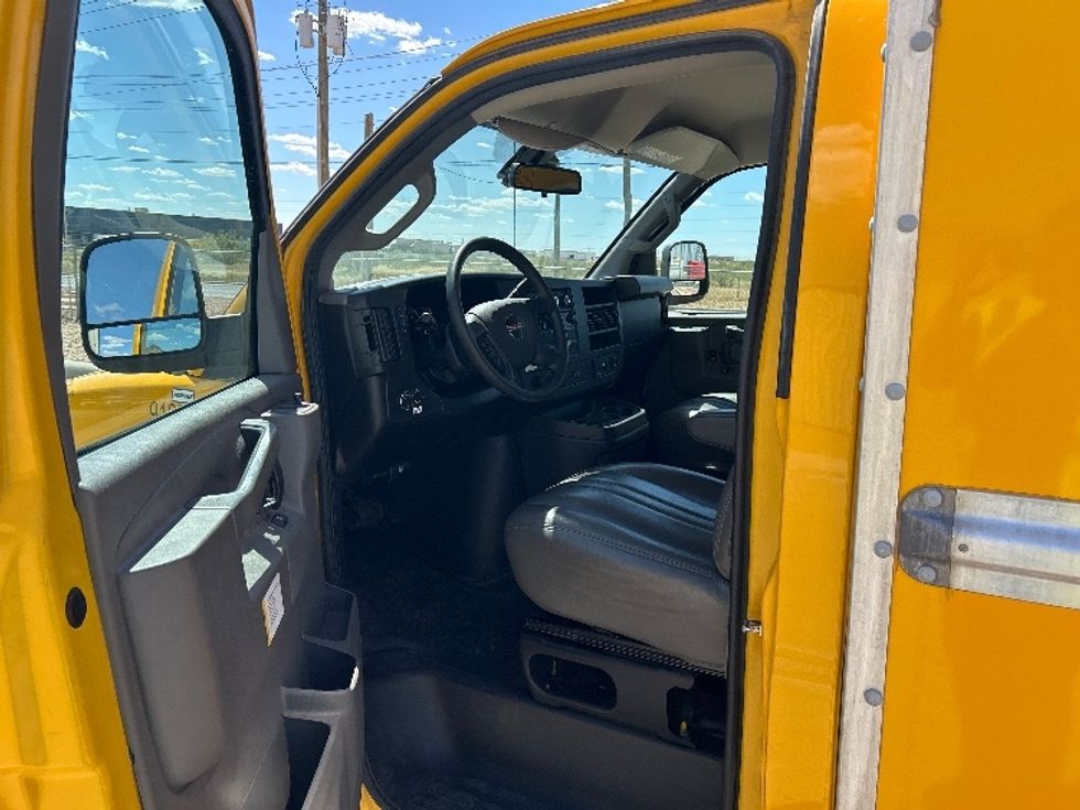 Light Duty Box Truck-Light and Medium Duty Trucks-GMC-2022-Savana G33503-Odessa-TX-112,442\n\t\tmiles-$ 25,250 - Image 15