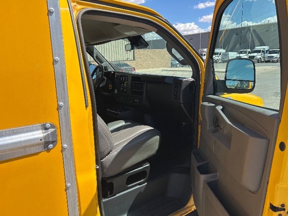 Light Duty Box Truck-Light and Medium Duty Trucks-GMC-2022-Savana G33503-Odessa-TX-112,442\n\t\tmiles-$ 25,250 - Image 19