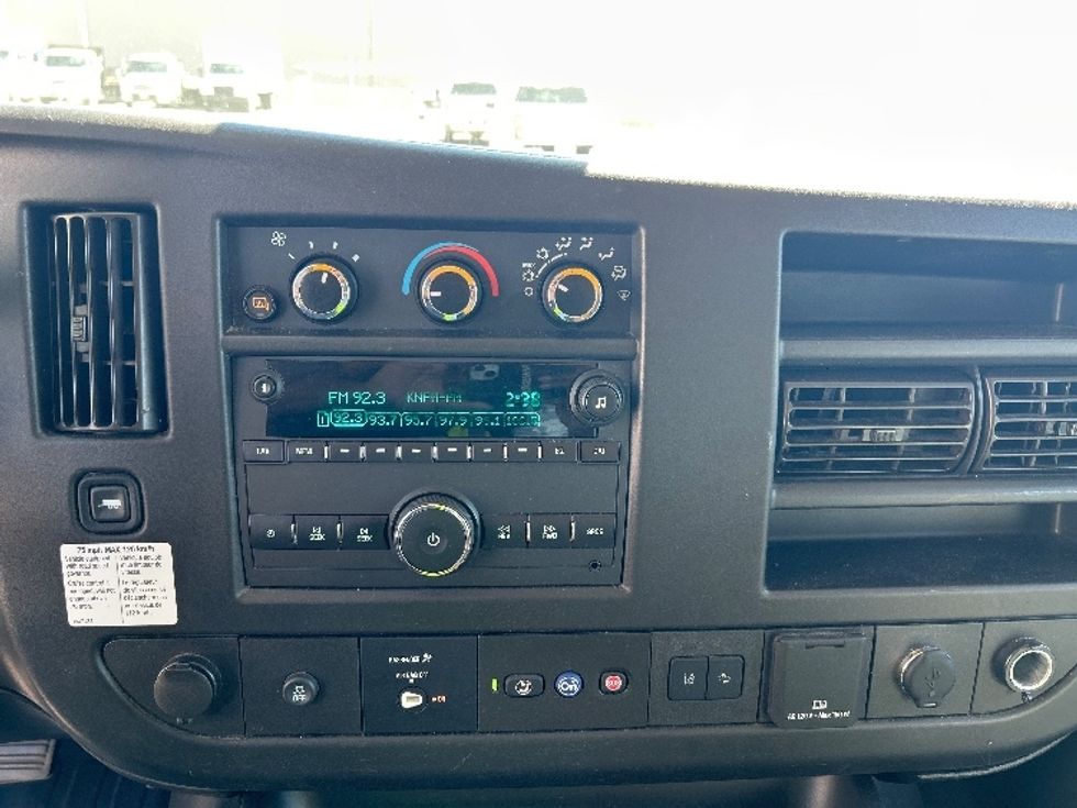 Light Duty Box Truck-Light and Medium Duty Trucks-GMC-2022-Savana G33503-Odessa-TX-112,442\n\t\tmiles-$ 25,250 - Image 24