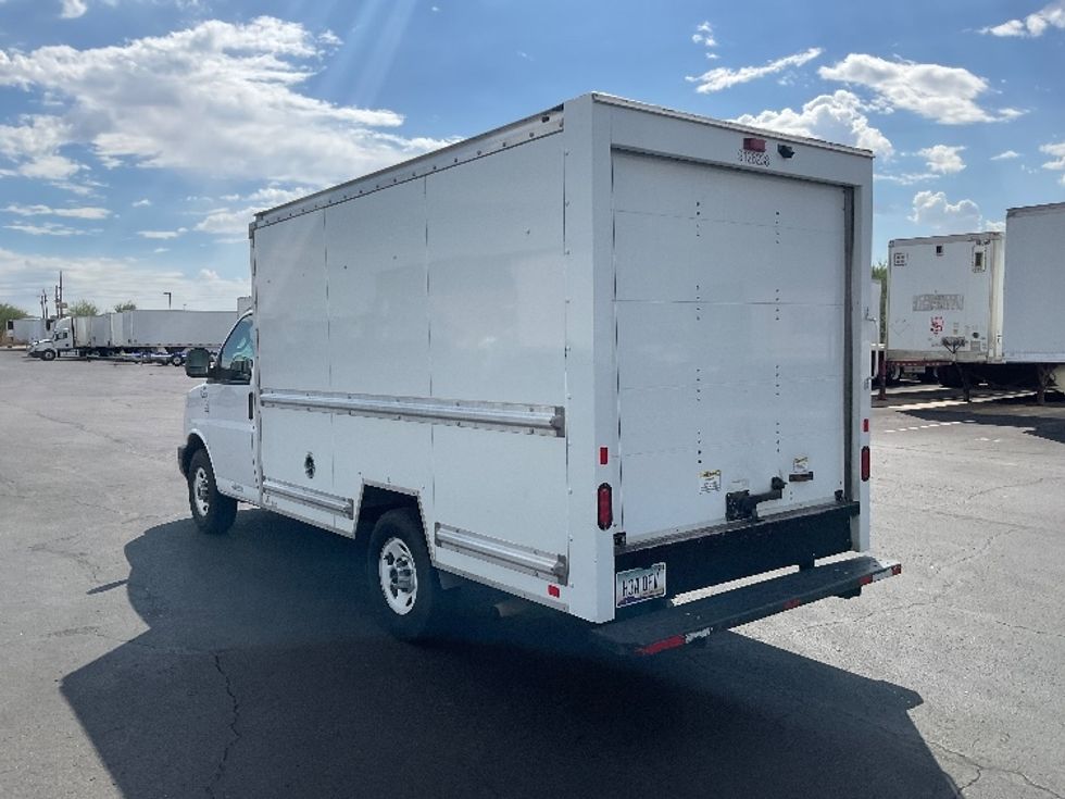 Light Duty Box Truck-Light and Medium Duty Trucks-GMC-2022-Savana G33503-Phoenix-AZ-115,588\n\t\tmiles-$ 26,250 - Image 6